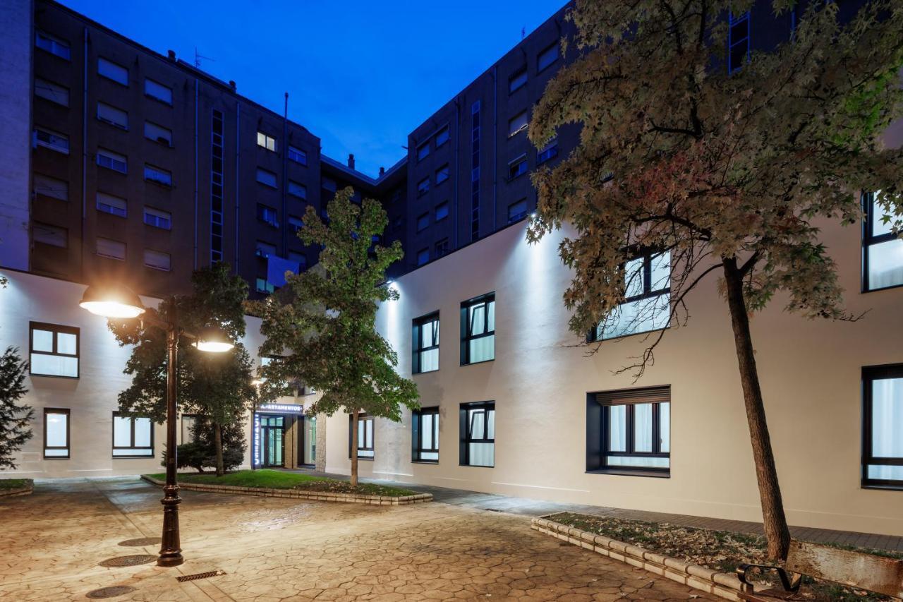 Apartamentos Congreso, Parking Gratuito Logroño Kültér fotó